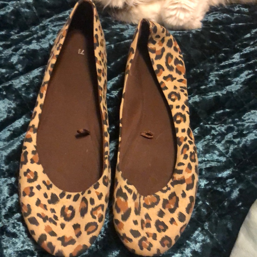 Leopard print flats